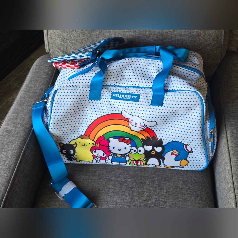 Hello Kitty Sanrio Duffel Travel Weekender Bag Bioworld W/ Strap And 2 Pouches - Picture 2 of 14